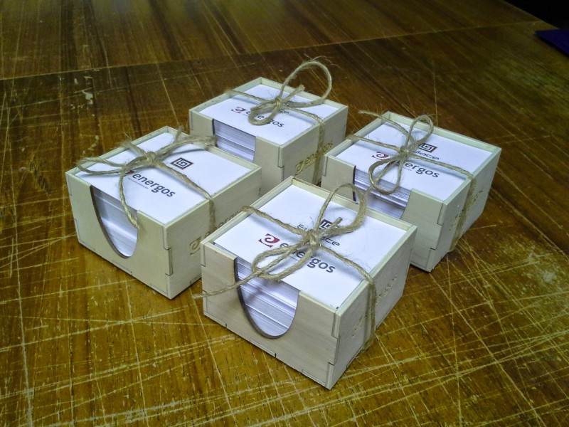 KOCKA ZA PAPIR LESENA