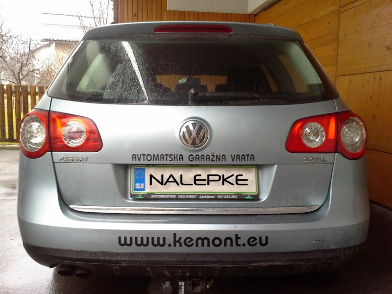 Promocijska nalepka na avtomobilu